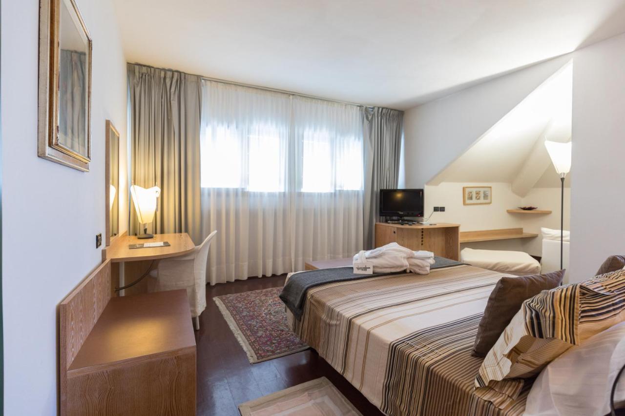 Hotel Logonovo Llido Degli Estensi Exteriör bild